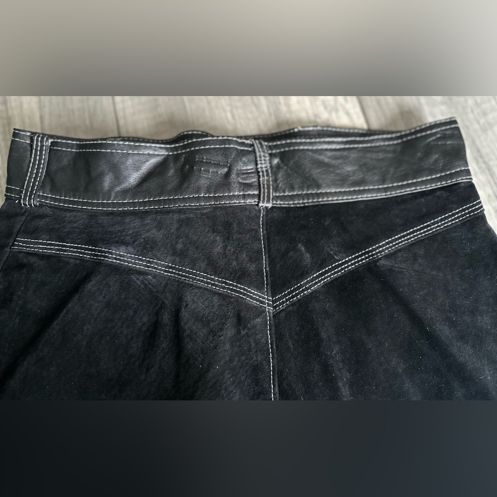 NWT Vintage Wilsons Leather Beyond Leather Black Leather & Suede Shorts - Picture 10 of 13